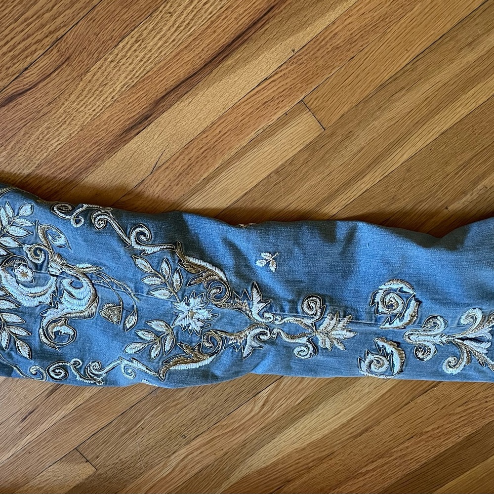 ***Sale***Cache EUC Denim Jeans In Floral Metallic Embroidered Originally $65 - Picture 3 of 8